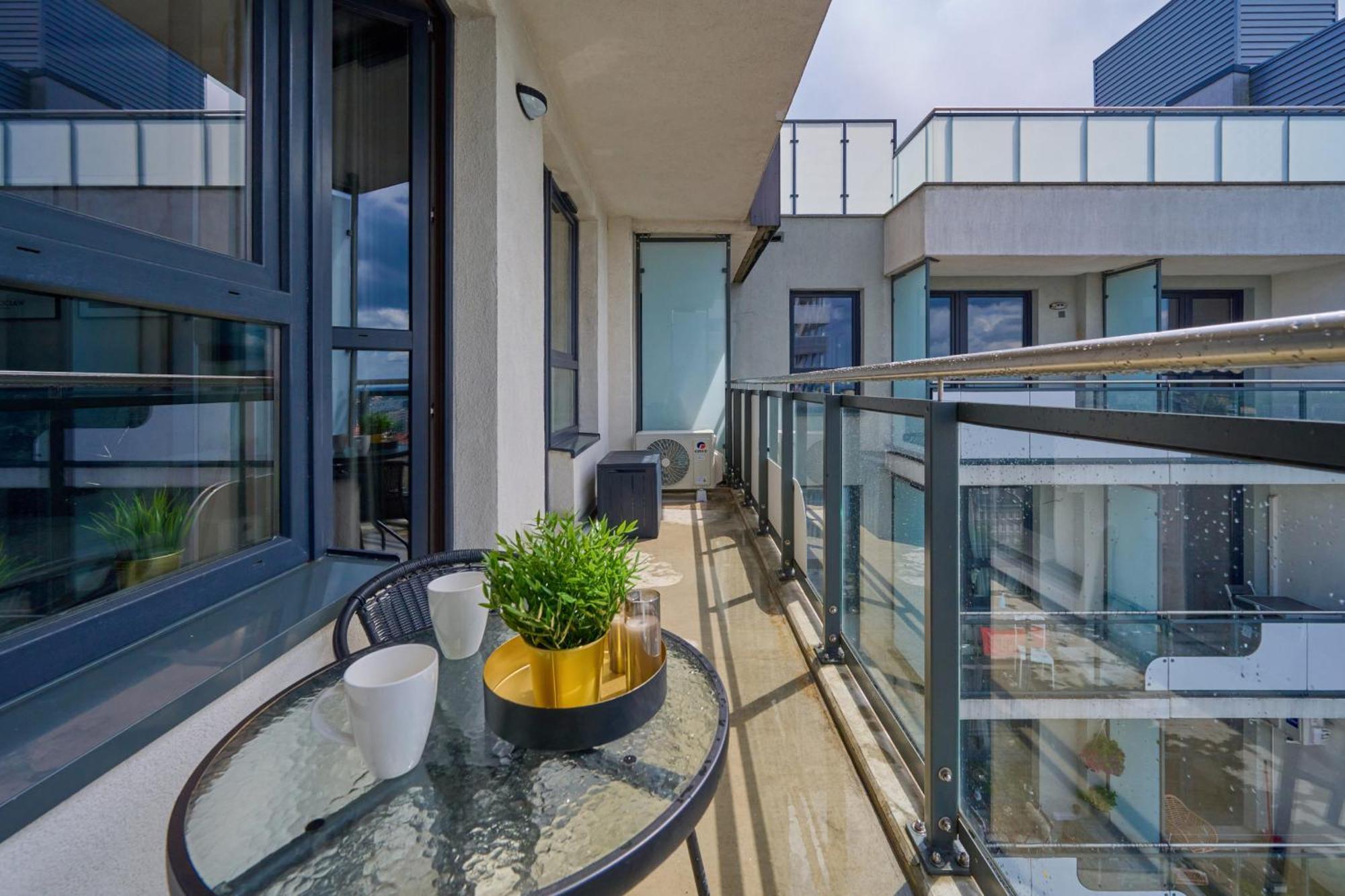 Odra Tower Apartment Center Of Wroclaw By Renters Prestige Esterno foto
